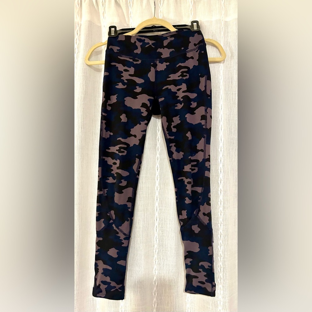All in Motion camouflage leggings. Girls Sz. L(10-12)